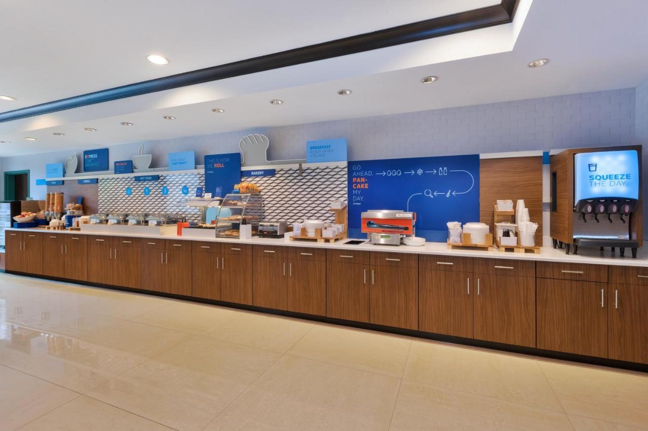 Holiday Inn Express Hotel & Suites Warminster-Horsham, An Ihg Hotel Εξωτερικό φωτογραφία