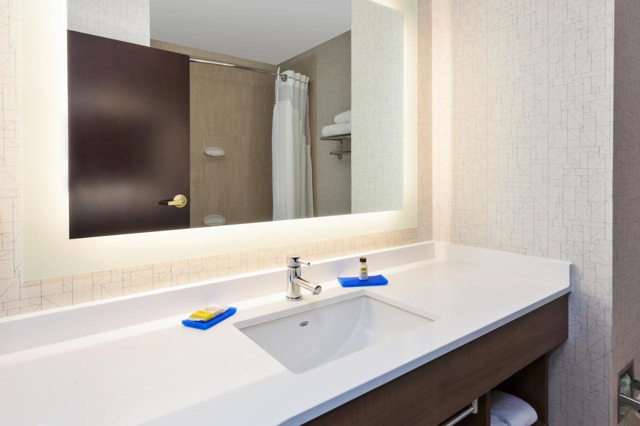 Holiday Inn Express Hotel & Suites Warminster-Horsham, An Ihg Hotel Εξωτερικό φωτογραφία