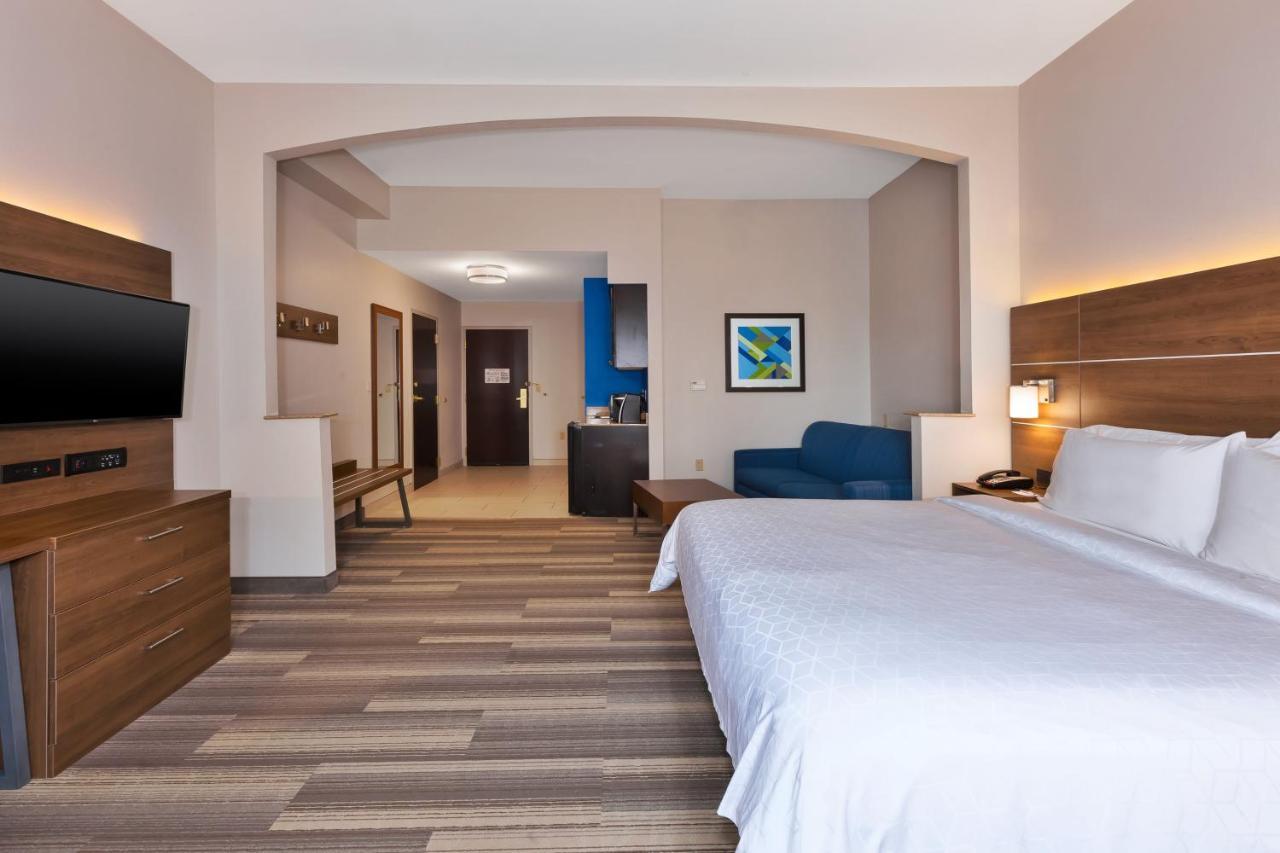 Holiday Inn Express Hotel & Suites Warminster-Horsham, An Ihg Hotel Εξωτερικό φωτογραφία